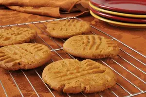 Get Grandma's homemade peanut butter cookie recipes and make wholesome cookies with either store-bought or a delicious homemade country-style peanut butter.