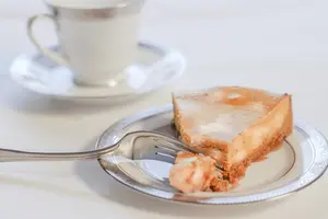 Get Grandma's canned pumpkin cheesecake recipes. Choose the delicious pumpkin swirl with gingersnap crust or the basic version with whipped cream topping.