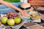 Discover the secrets of how to make picnic sandwiches that everyone will love. Includes classic recipes, creative designs, and expert preparation tips.
