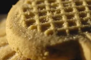 Get Grandma's old fashioned shortbread rounds recipes and make Scottish shortbread rounds and bars for Christmas. You will love their rich buttery taste.