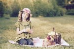 enjoying-summer-picnic-food