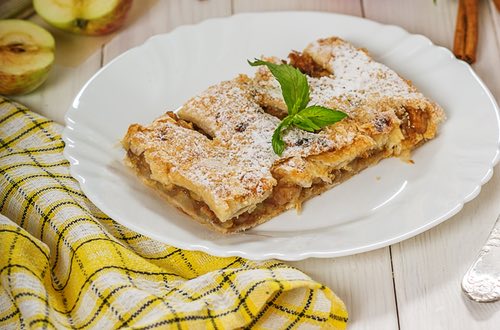 German Apple Strudel Melts  Traveling Fox Scented Creations