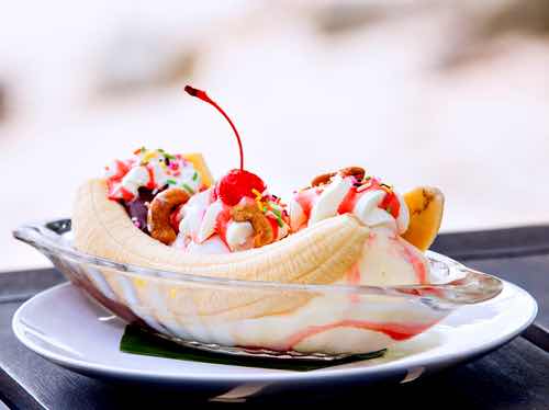 Classic Banana Split Recipe (Easy & Old-Fashioned)