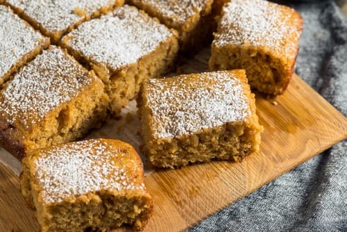 Old Fashioned Applesauce Cake