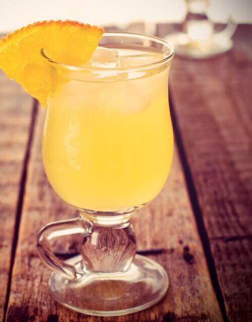 Get Grandma's non alcoholic summer drink recipes and make cold refreshing beverages that are real thirst quenchers. Enjoy the delicious all-natural flavors!