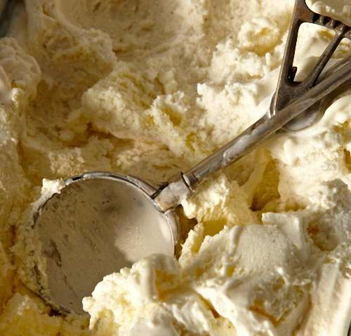Old Fashioned Homemade Vanilla Ice Cream - Everyday Made Fresh