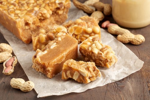 Get Grandma's old fashioned Penuche fudge recipes and enjoy the nostalgic caramelized taste of a creamy fudge-like candy popular in New England and Hawaii.