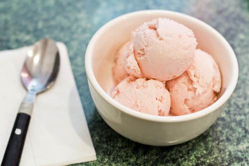 Creamy Strawberry Ice Cream